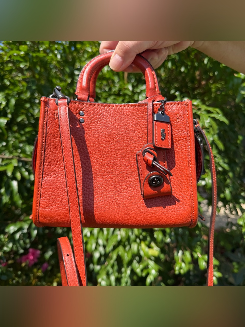 EUC Coach Rogue 17 Vermillion Orange Natural Pebble Leather Crossbody Bag 22978